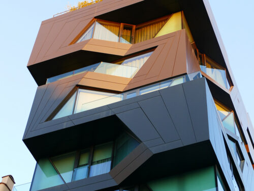Apartment18, apartman 18, angular metal rainscreen cladding, angular window wall